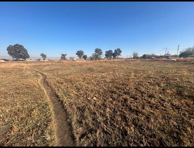 5,426M² VACANT LAND FOR SALE IN ROODS GARDENS